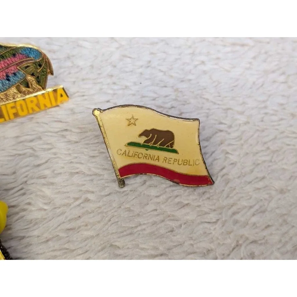 Vintage California Orange County Sheriff Fish Flag Enamel Lapel‎ Pin Lot